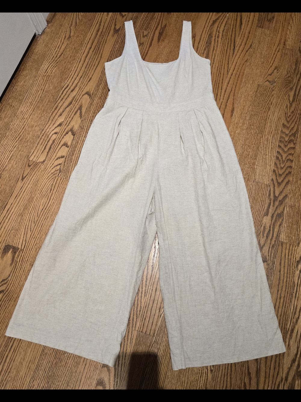 Banana Republic Sleeveless Wide-Leg Jumpsuit in Natural Beige - Size 6P - Picture 5 of 11